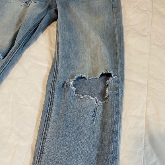 American Eagle Vintage Hi-Rise Ripped Jeans - Picture 7 of 11